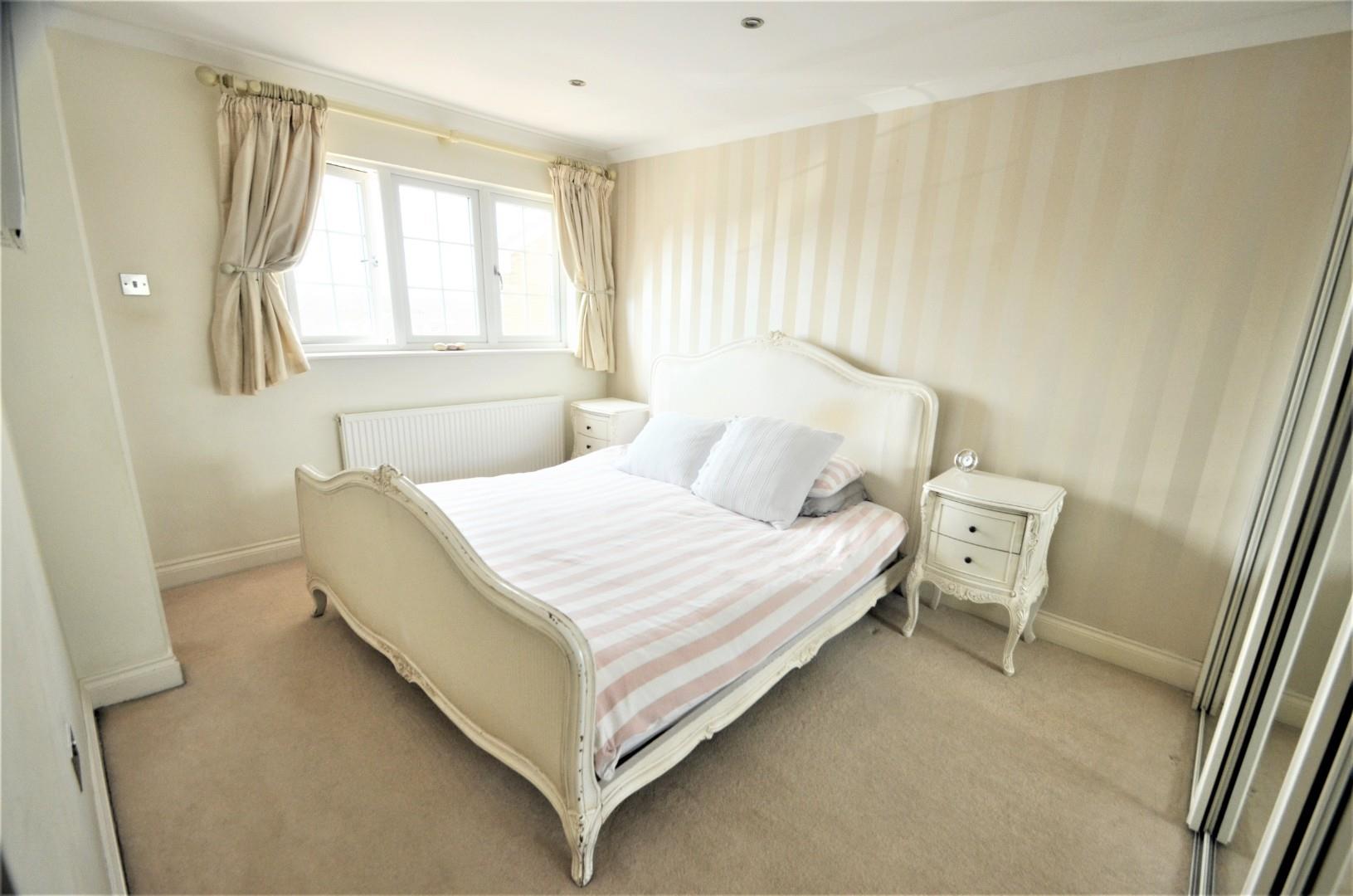 Robeson Way, Borehamwood
